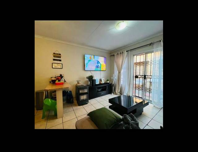 3 BEDROOM TOWNHOUSE FOR SALE IN BONANNE